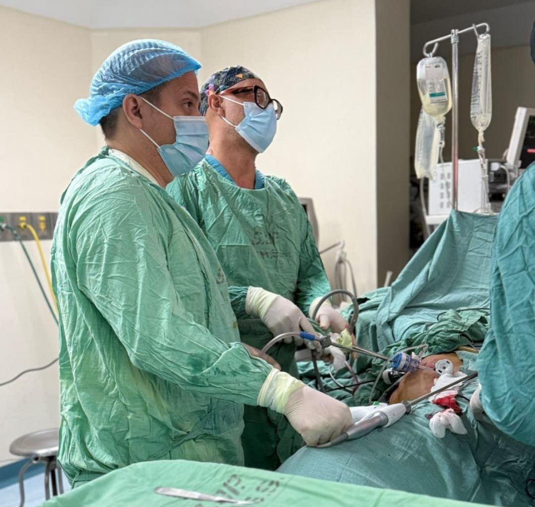 Hospital de Especialidades realiza con éxito su primer trasplante renal mediante cirugía laparoscópica nefrectomía